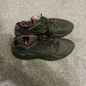 Nike Air Huarache Run Ultra Cargo Khaki Crimson, Size 12, Military Green Orange